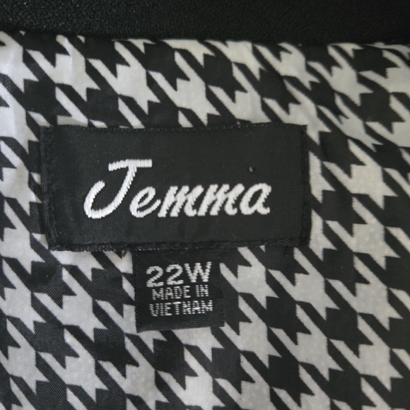 Jemma Women's 22W Black Skirt Suit - Picture 14 of 14